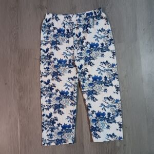 Floral Blue and White Capri Leggings